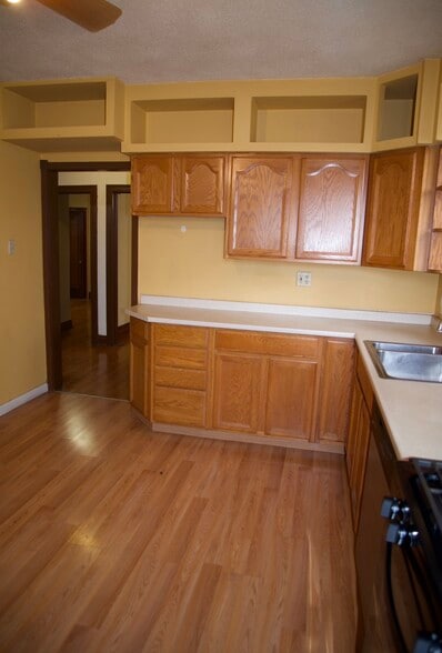 Building Photo - 4200 Lawn Ave