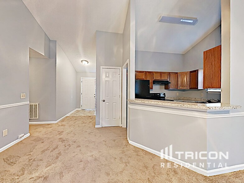 Building Photo - 225 Salusbury Ln