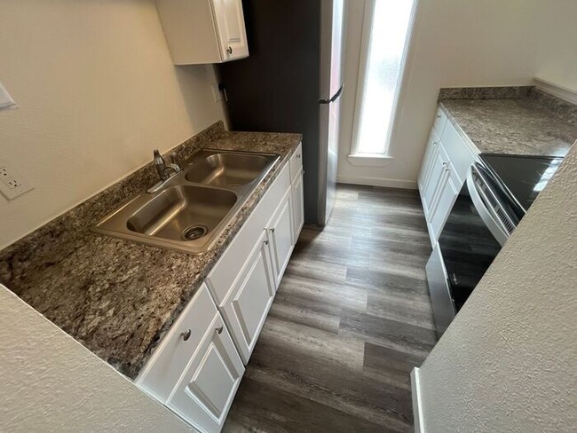 Building Photo - **Charming 2-Bedroom Home in Colorado Spri...