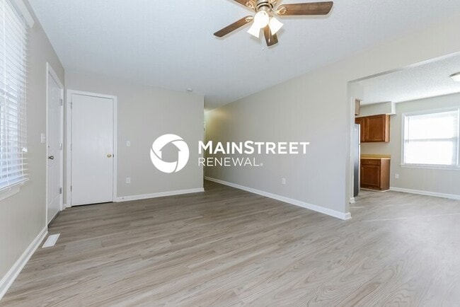 Building Photo - 3 Bedroom Pet-Friendly Home in Pleasant Hi...