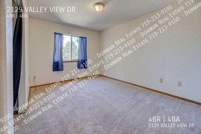 Building Photo - 2129 Valley View Dr