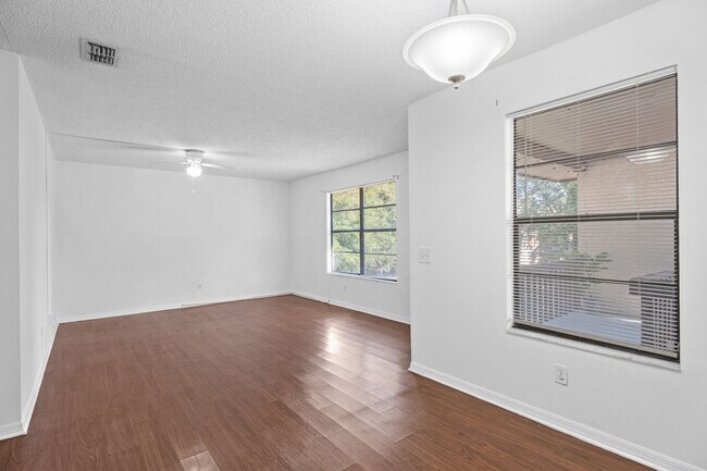 Building Photo - 476 Lombard St