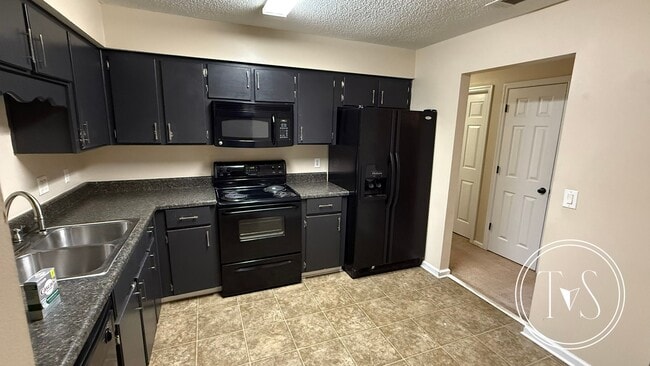 Building Photo - SPRING MOVE-IN SPECIAL AND RATE DROP ALERT...