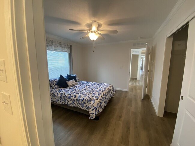 Building Photo - 174 Mockingbird Way