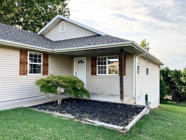 Building Photo - 359 Mt Branson Dr