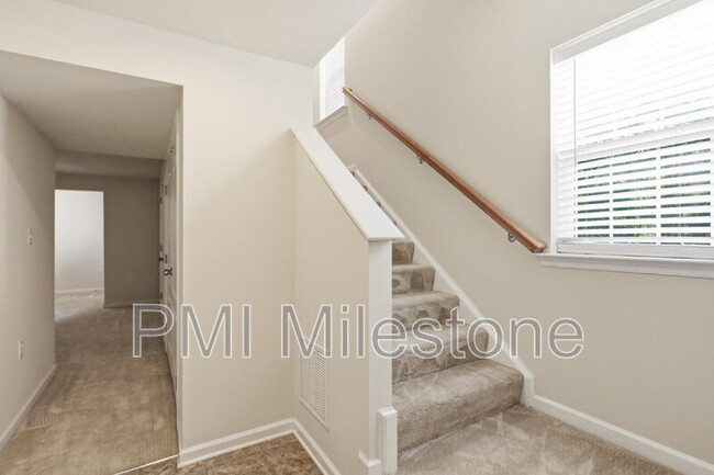 Building Photo - 100 Bertelli Ct