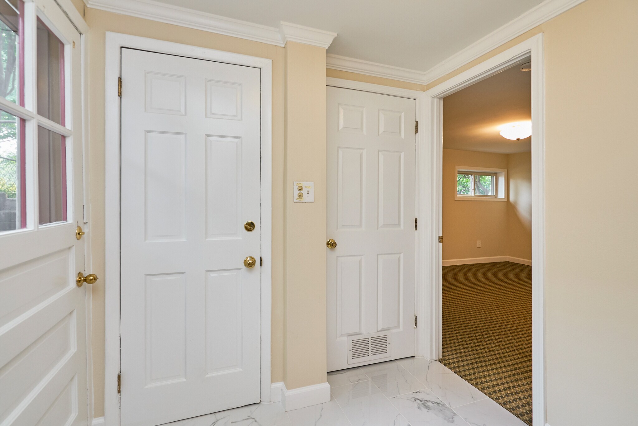 Building Photo - 805 23rd St S