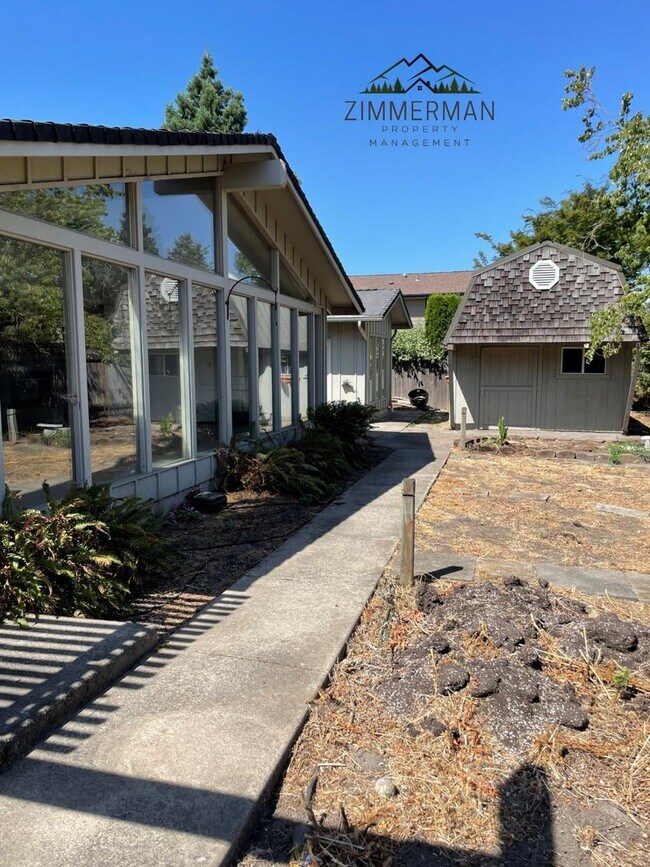 Building Photo - 3 Bedroom, 3 Bathroom Home in Beautiful Sh...