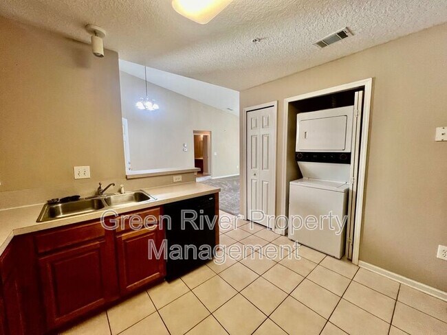 Building Photo - 7920 Merrill Rd