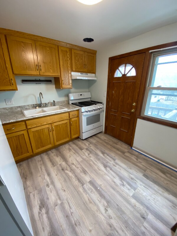 Building Photo - 4171 S Clement Ave