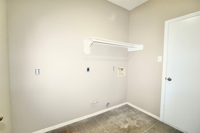 Building Photo - 4415 Crimson Ct