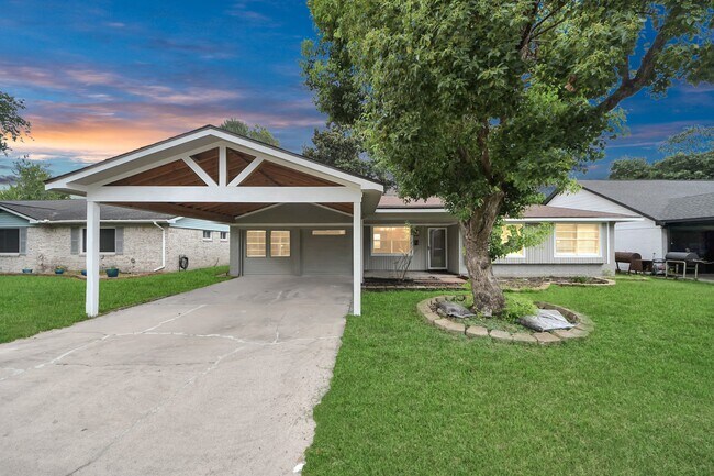 Primary Photo - 2405 Pickerton Dr