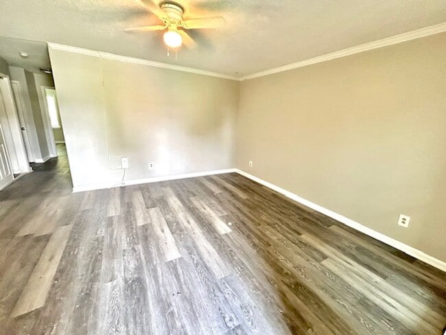 Building Photo - 4425 Torrance Dr NW