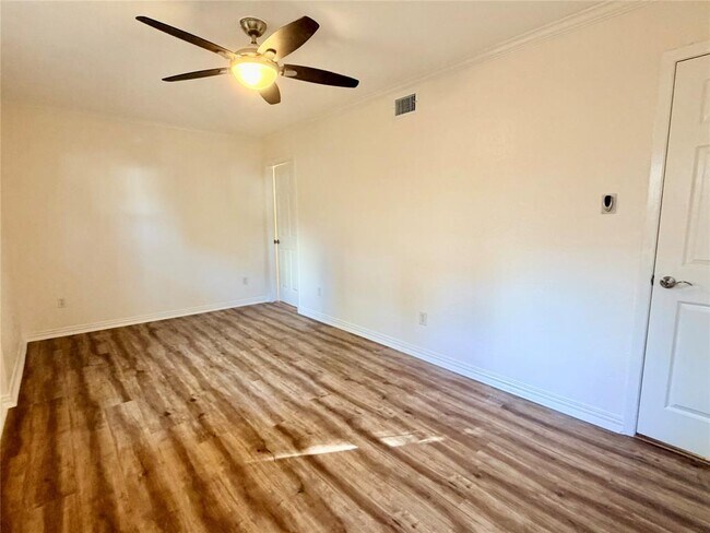 Building Photo - 11606 Birchbark Trail