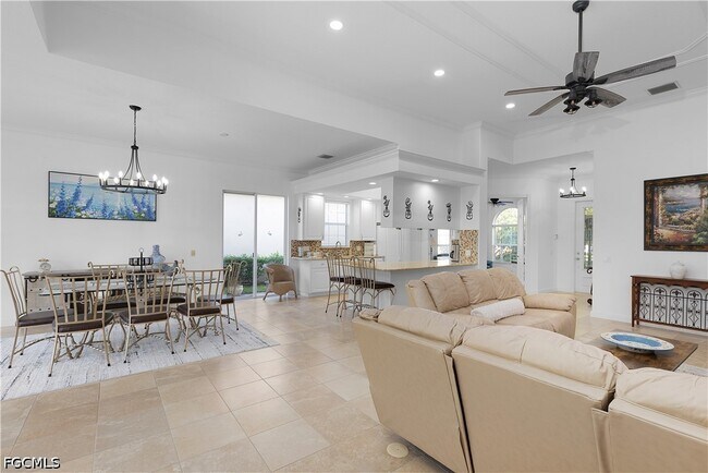 Building Photo - 7983 Valentina Ct