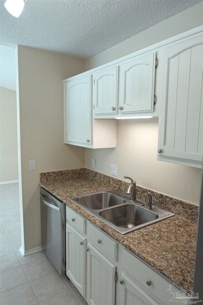 Building Photo - 2299 Scenic Hwy