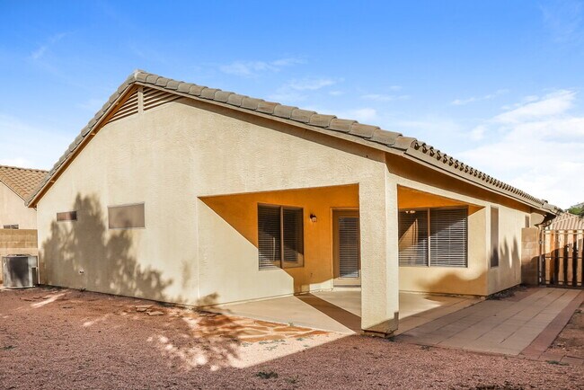 Building Photo - 10919 E Catalina Ave