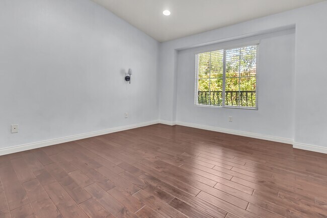 Building Photo - 17 Sagamore