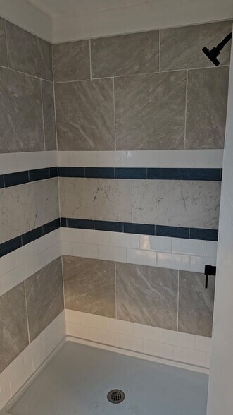 Building Photo - 328 Clay St