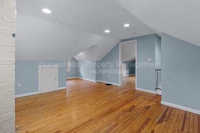Building Photo - 3215 St Catherine St