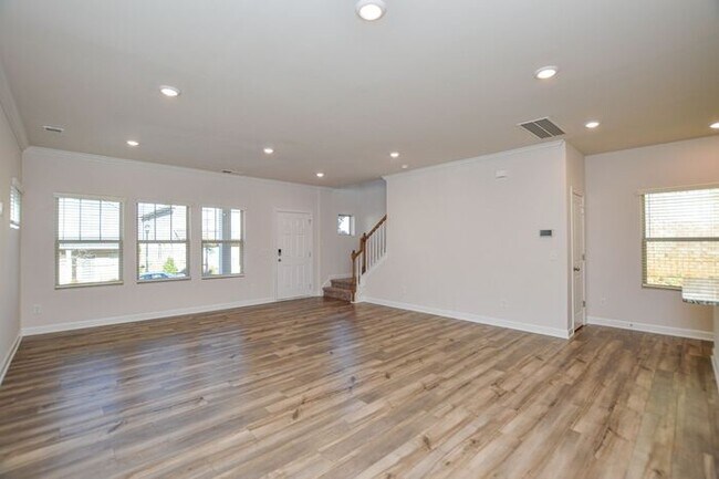 Building Photo - Like New All Brick Home in Mint Hill!