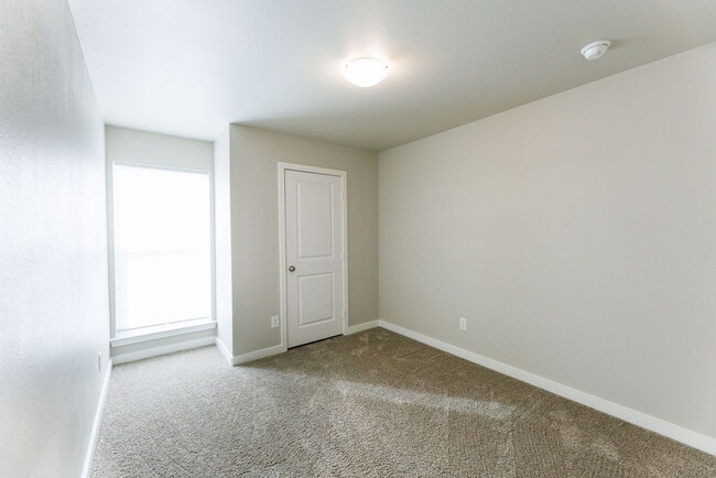 Building Photo - Beautiful 3 Bedroom 2 Bath Home in Frenship ISD!