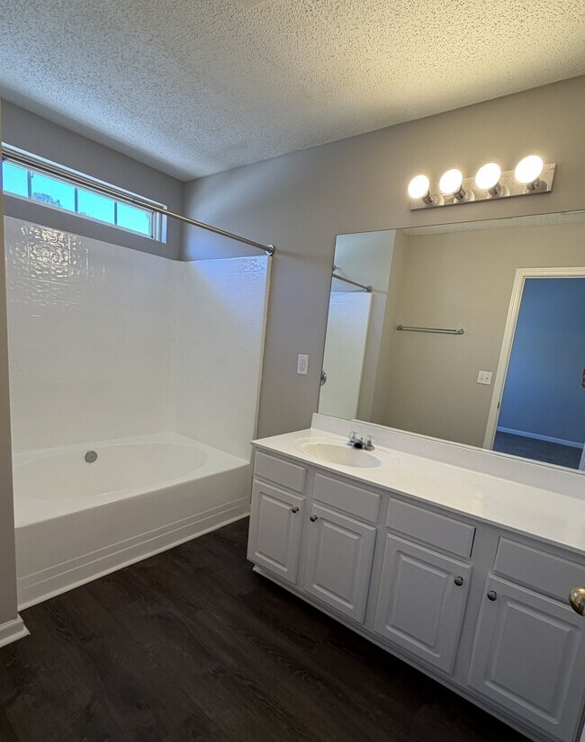 Building Photo - 113 Cirrus Ct