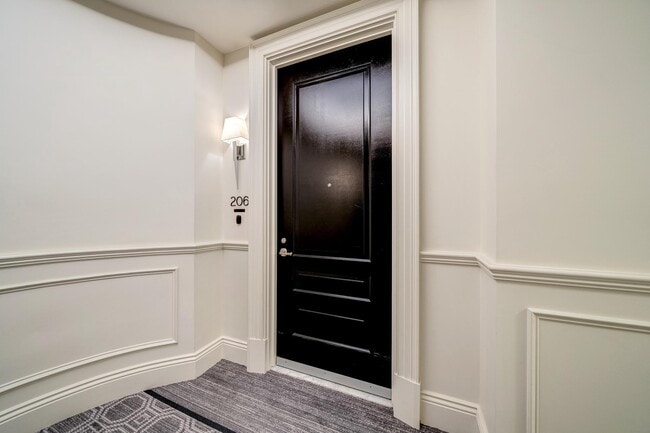 Building Photo - 6900 Fleetwood Rd