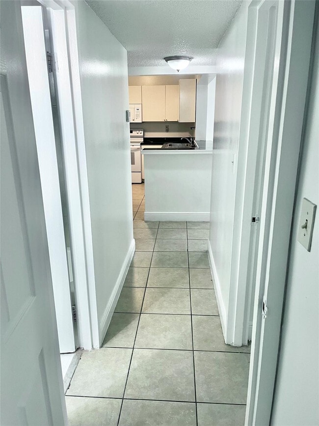 Building Photo - 4394 NW 9th Ave