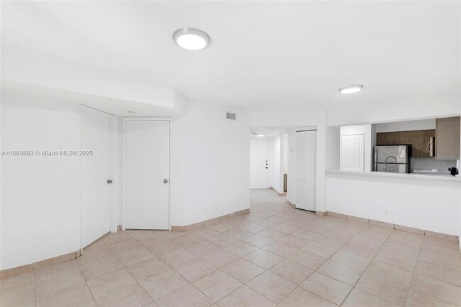 Building Photo - 15575 Miami Lakeway N
