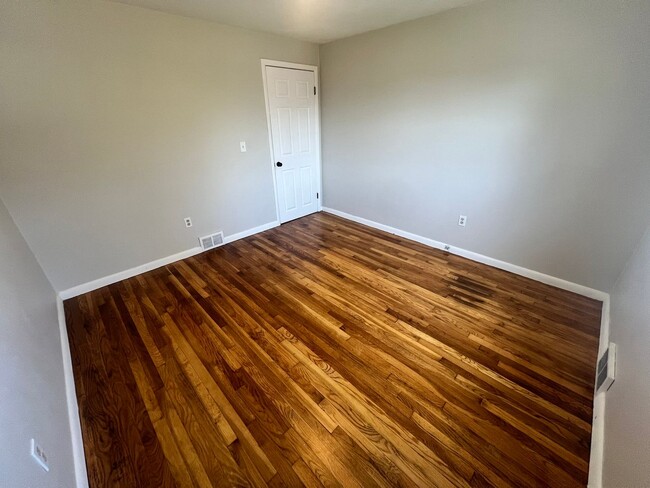 Building Photo - Single Family Ranch for Rent In Sixteen Ac...