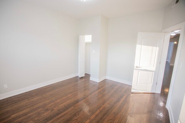 Building Photo - 6434 S Eberhart Ave