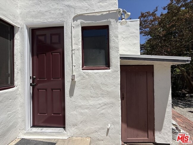Building Photo - 92 S Sunnyslope Ave