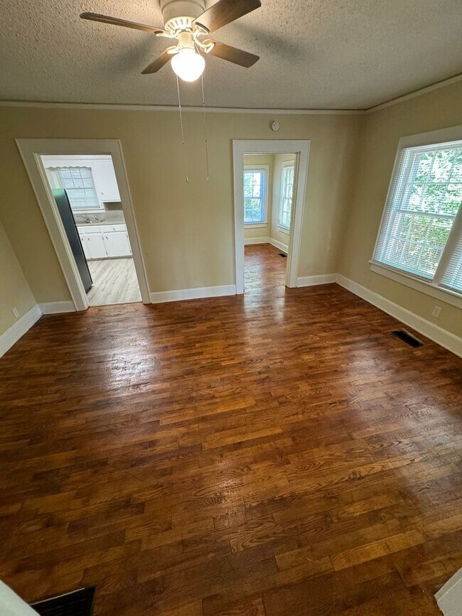 Building Photo - Recently Updated 3 Bedroom Home Close to Downtown Rock Hill