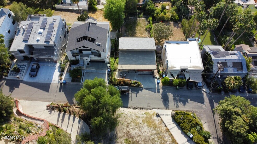 Building Photo - 5293 Calatrana Dr