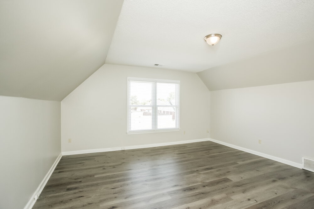 Building Photo - 4498 Whispering Bend Dr