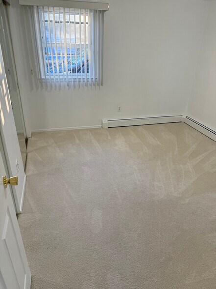 Building Photo - 2355 Vista Ct