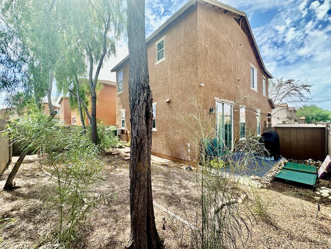 Building Photo - 2651 S Democracy St