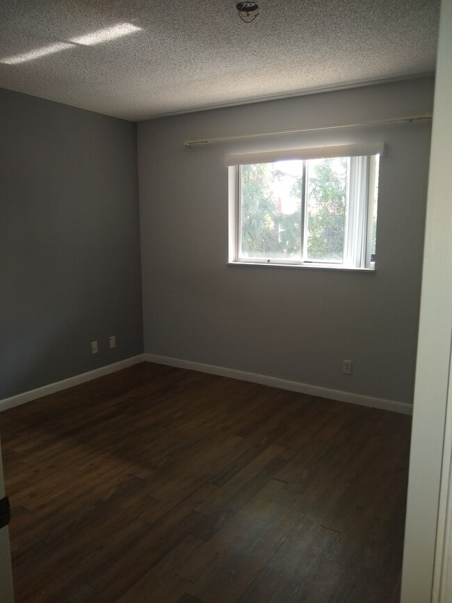 Building Photo - 2440 SE Ocean Blvd