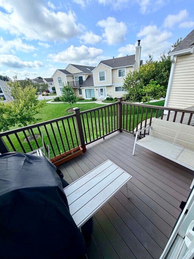 Building Photo - 600 Le Parc Cir