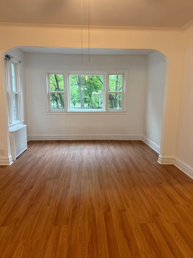 Building Photo - 187 W 48th St