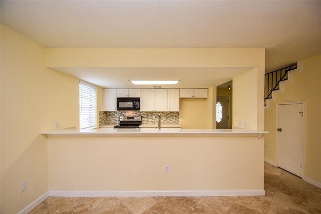 Building Photo - 2110 Whiteback Dr