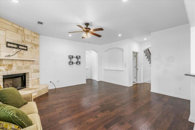 Building Photo - 1522 Hidden Springs Path
