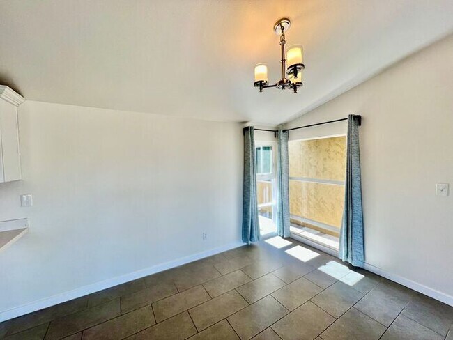 Building Photo - Charming 3-Bed, 2-Bath Home with Canyon Views & Attached Garage