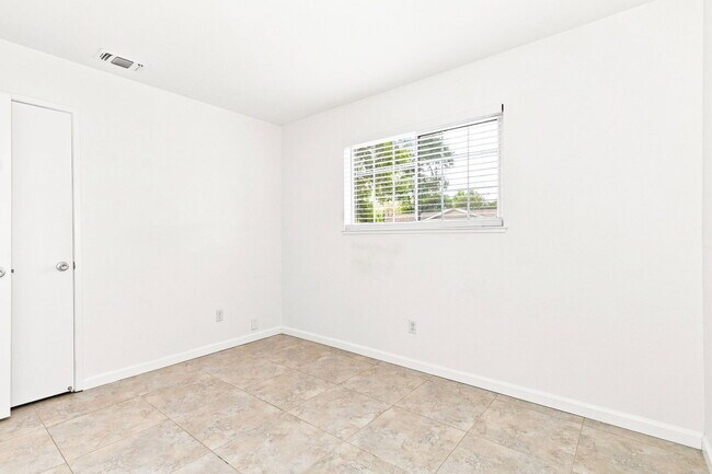 Building Photo - 7400 Pennington Way