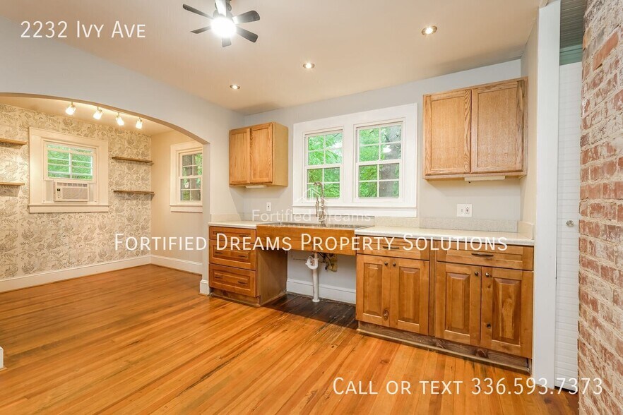 Building Photo - 2232 Ivy Ave