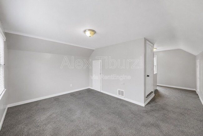 Building Photo - 6301 Lodewyck St