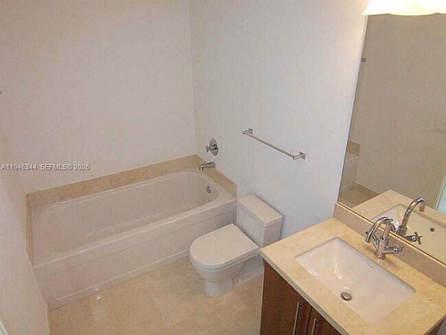 Building Photo - 1111 SW 1st Ave