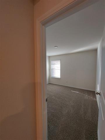 Building Photo - 2810 Peony Dr