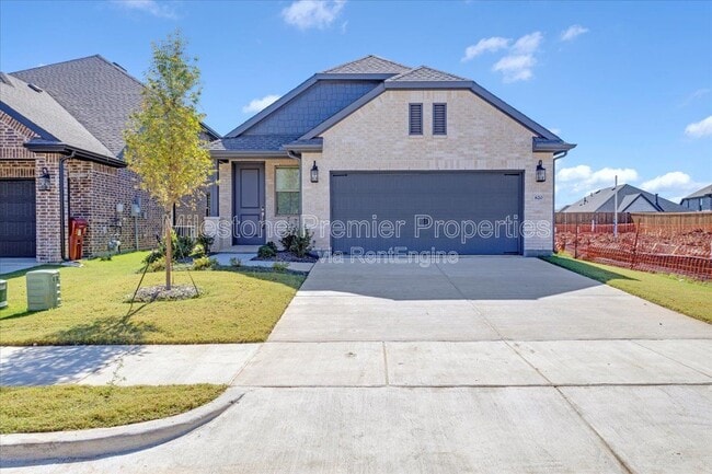 Primary Photo - 820 Sunflower Trl